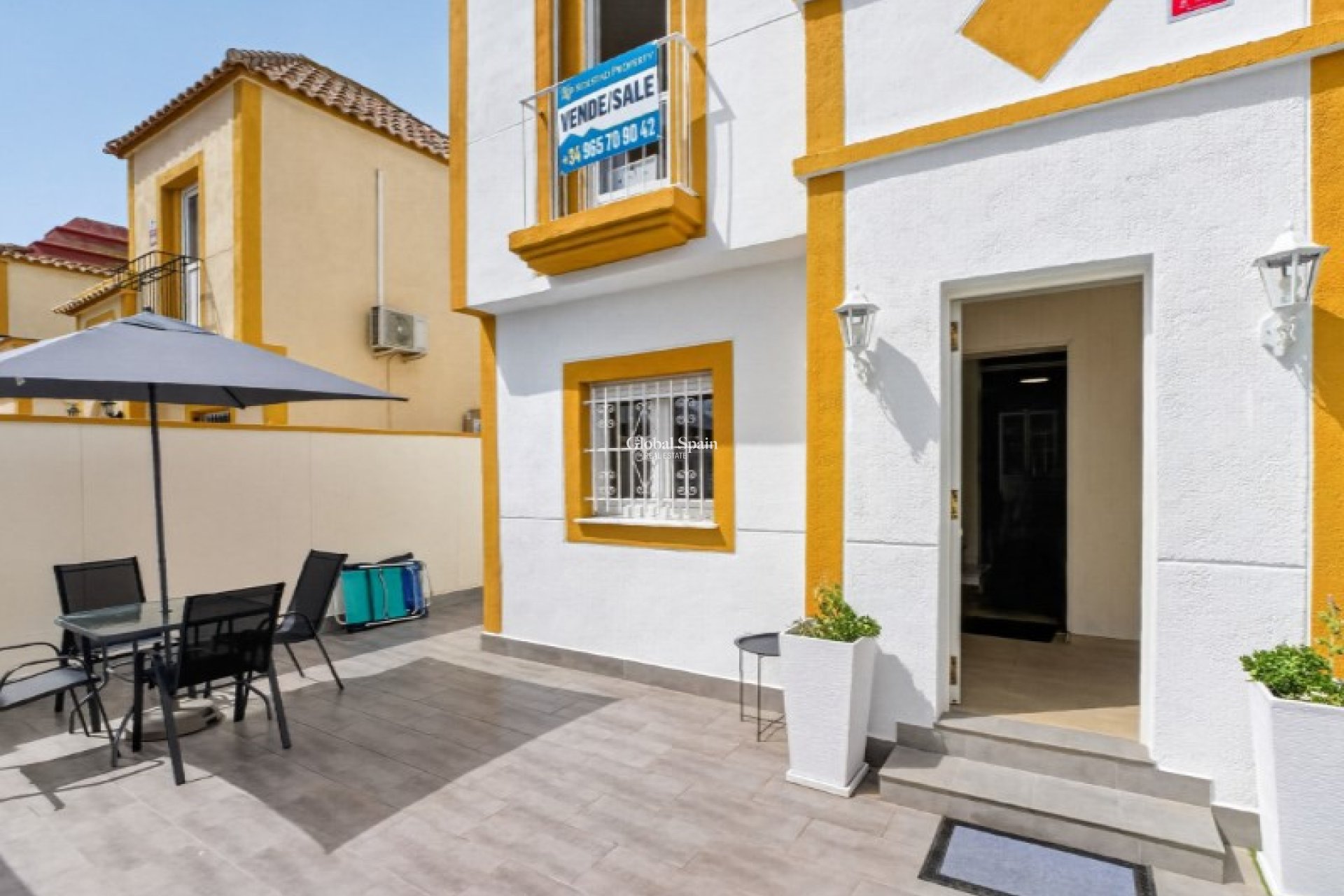 Resale - HOUSE -
TORREVIEJA - Costa Blanca