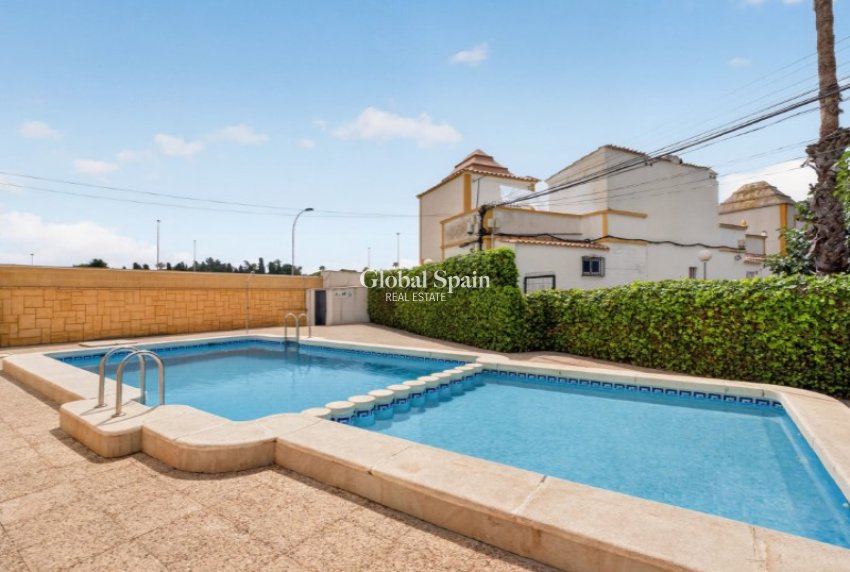 Resale - HOUSE -
TORREVIEJA - Costa Blanca