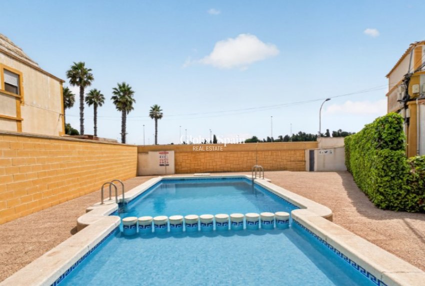 Resale - HOUSE -
TORREVIEJA - Costa Blanca