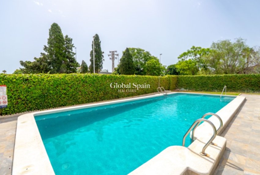 Resale - HOUSE -
TORREVIEJA - Costa Blanca