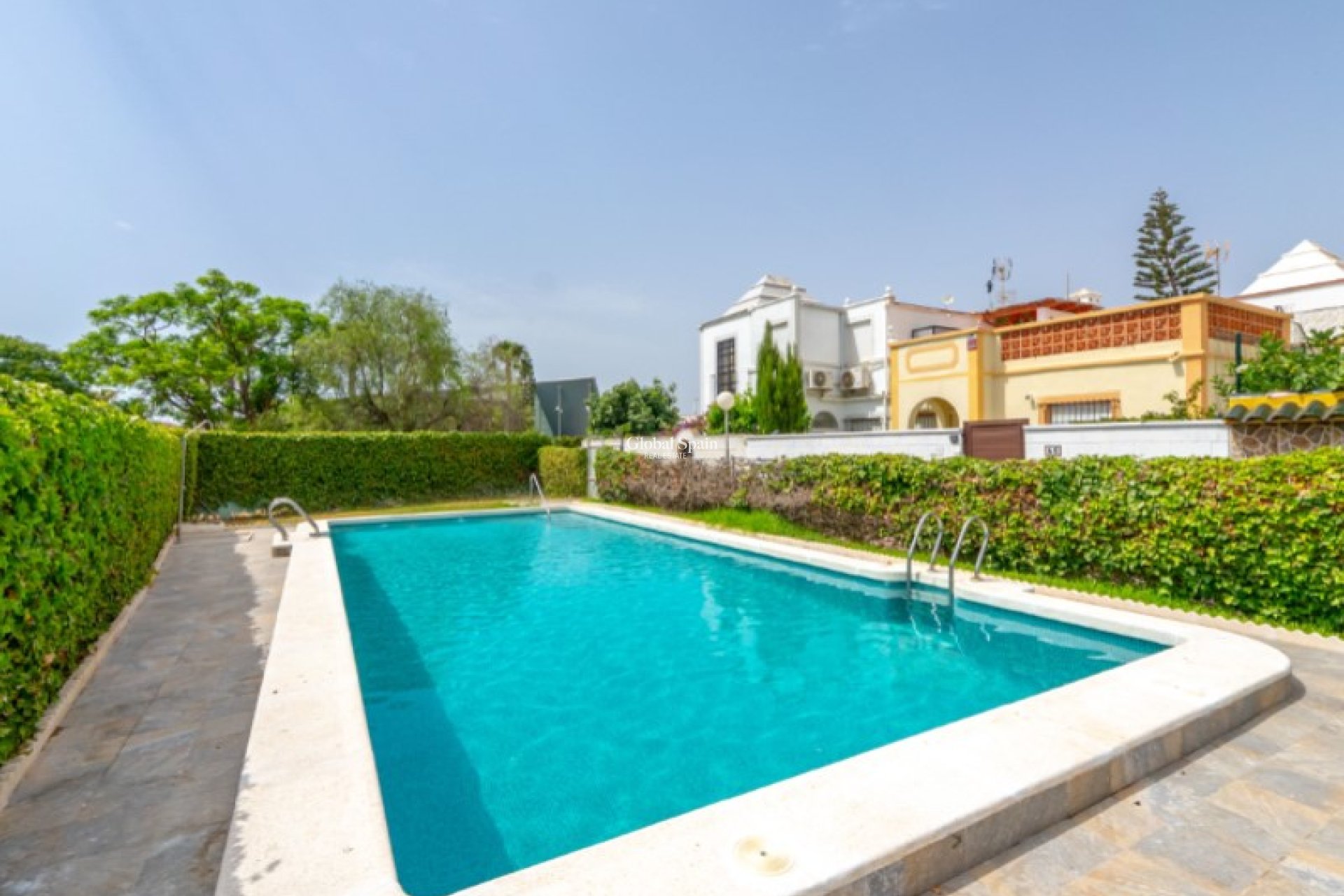Resale - HOUSE -
TORREVIEJA - Costa Blanca