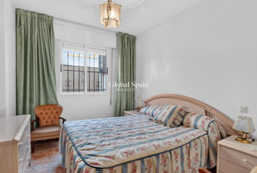 Resale - HOUSE -
TORREVIEJA - Costa Blanca