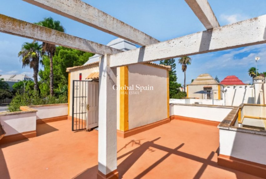 Resale - HOUSE -
TORREVIEJA - Costa Blanca