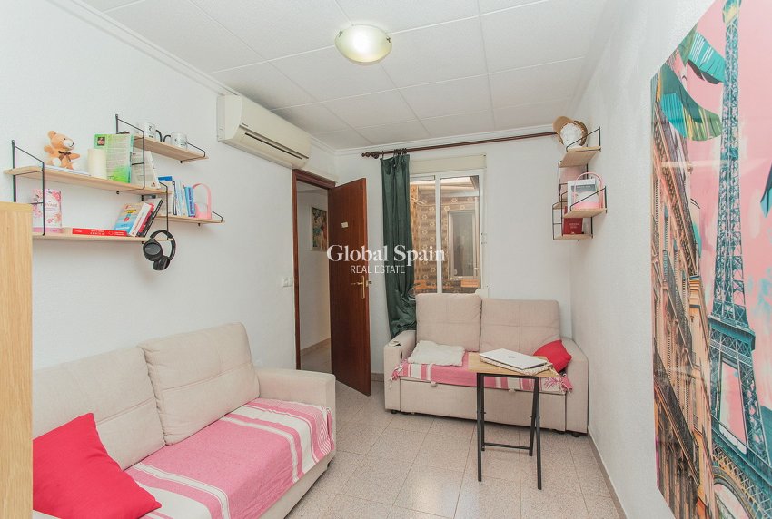 Resale - HOUSE -
TORREVIEJA - Costa Blanca