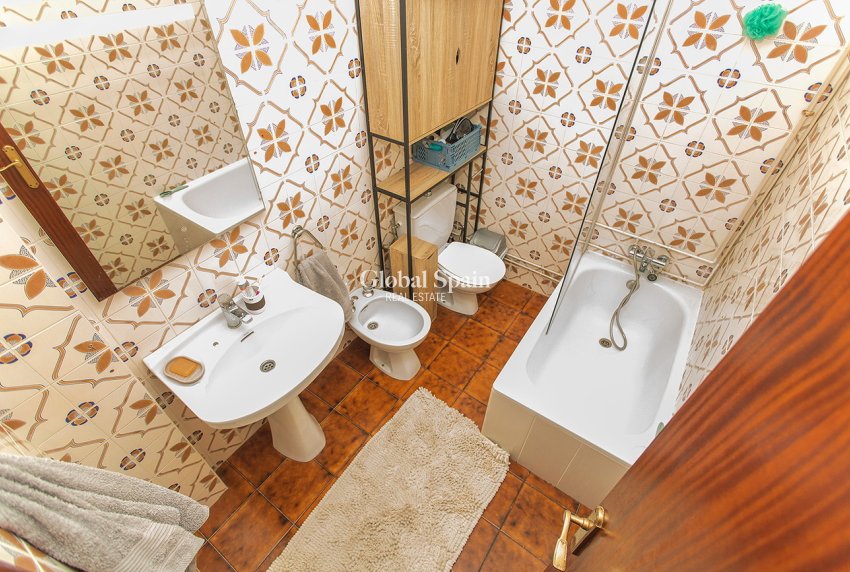 Resale - HOUSE -
TORREVIEJA - Costa Blanca