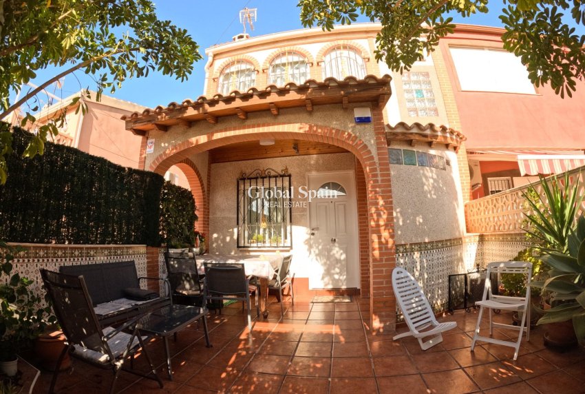 Resale - HOUSE -
TORREVIEJA - El Acequión - Los Náufragos