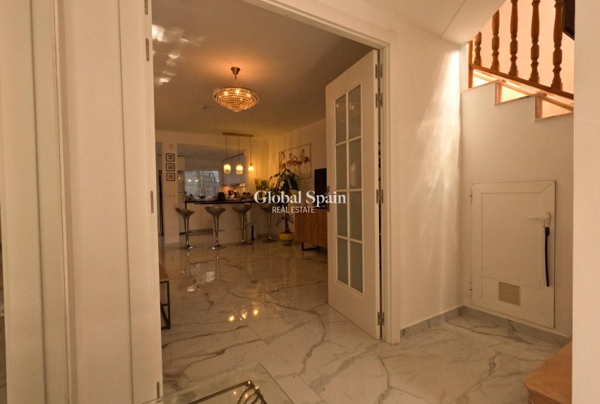 Resale - HOUSE -
TORREVIEJA - El Acequión - Los Náufragos