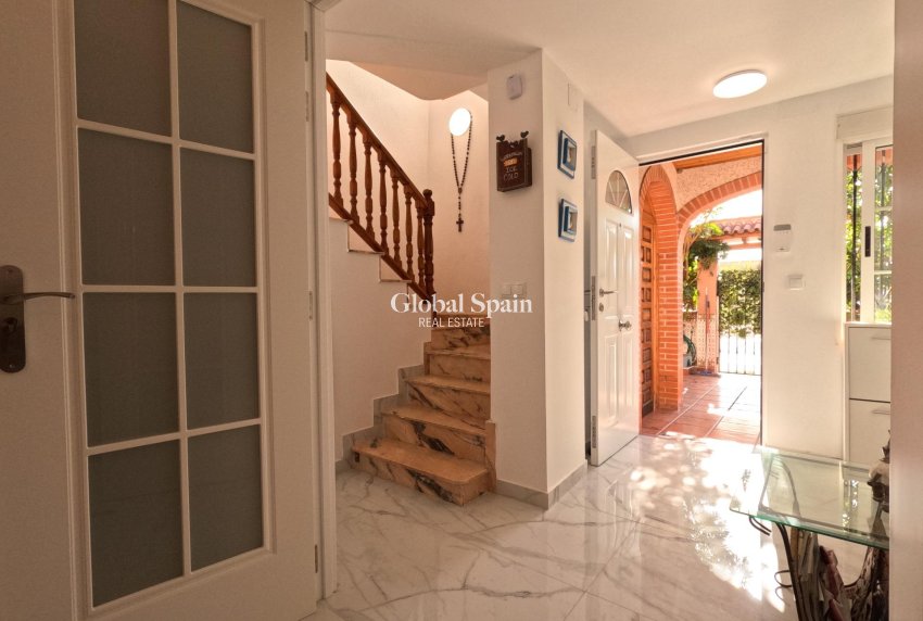 Resale - HOUSE -
TORREVIEJA - El Acequión - Los Náufragos