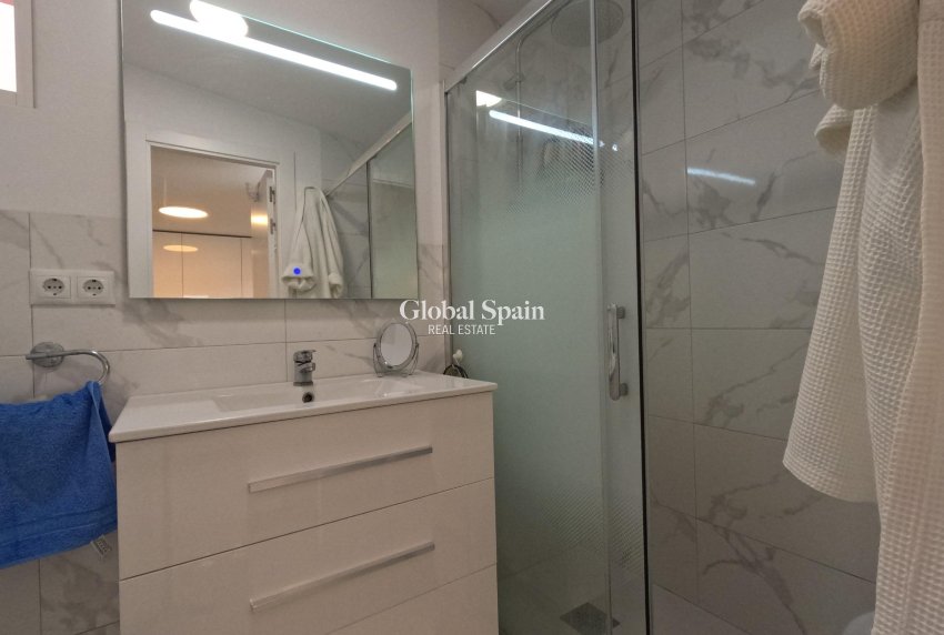 Resale - HOUSE -
TORREVIEJA - El Acequión - Los Náufragos