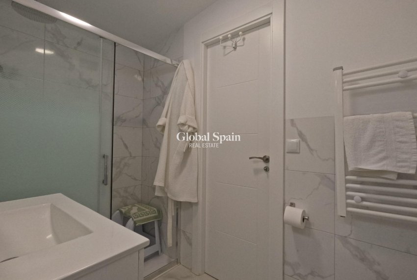 Resale - HOUSE -
TORREVIEJA - El Acequión - Los Náufragos