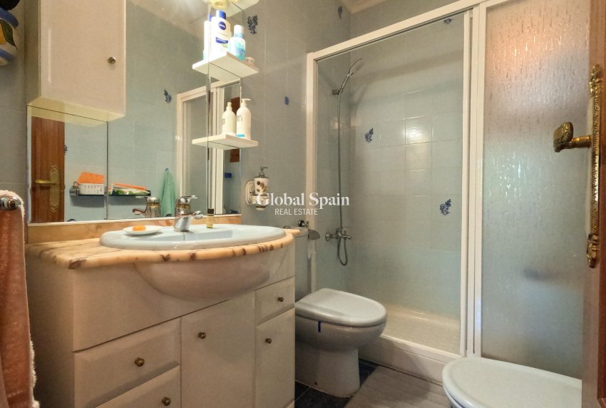 Resale - HOUSE -
TORREVIEJA - El Acequión - Los Náufragos