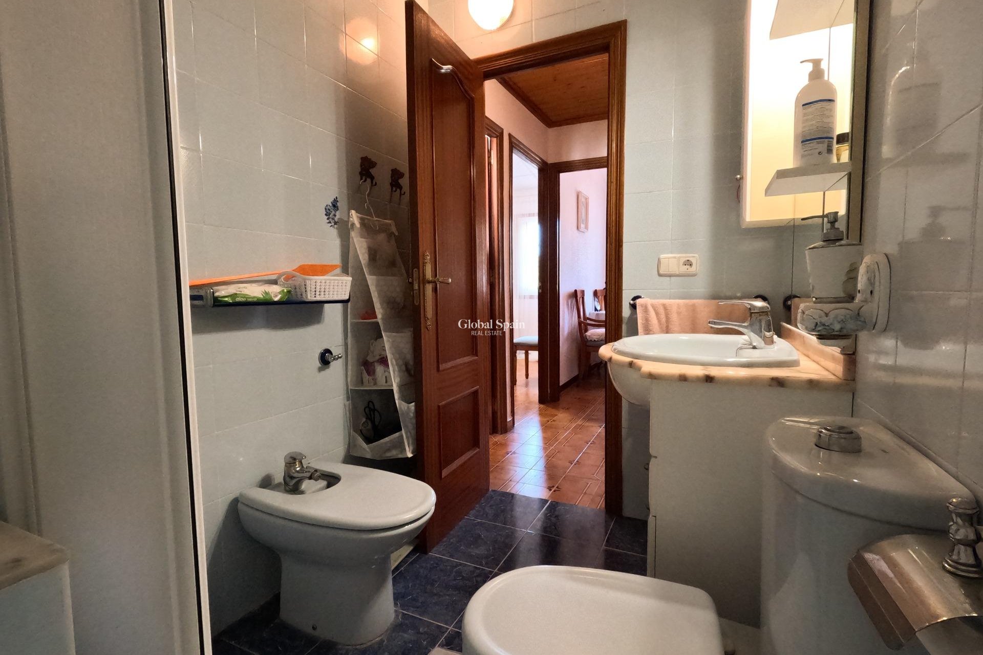 Resale - HOUSE -
TORREVIEJA - El Acequión - Los Náufragos