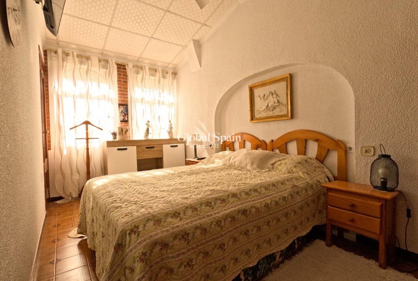 Resale - HOUSE -
TORREVIEJA - El Acequión - Los Náufragos