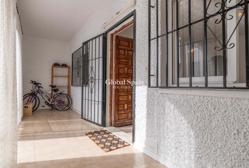Resale - HOUSE -
TORREVIEJA - El Chaparal