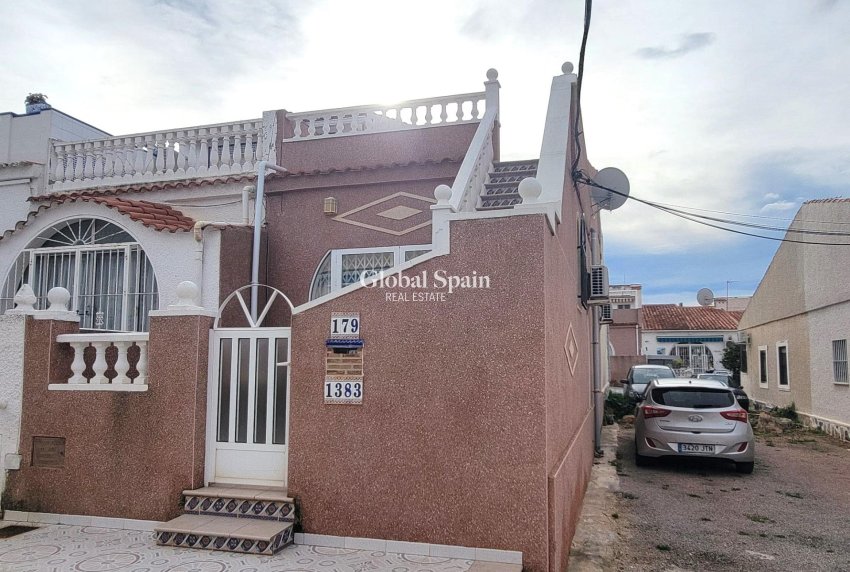 Resale - HOUSE -
TORREVIEJA - El Chaparral