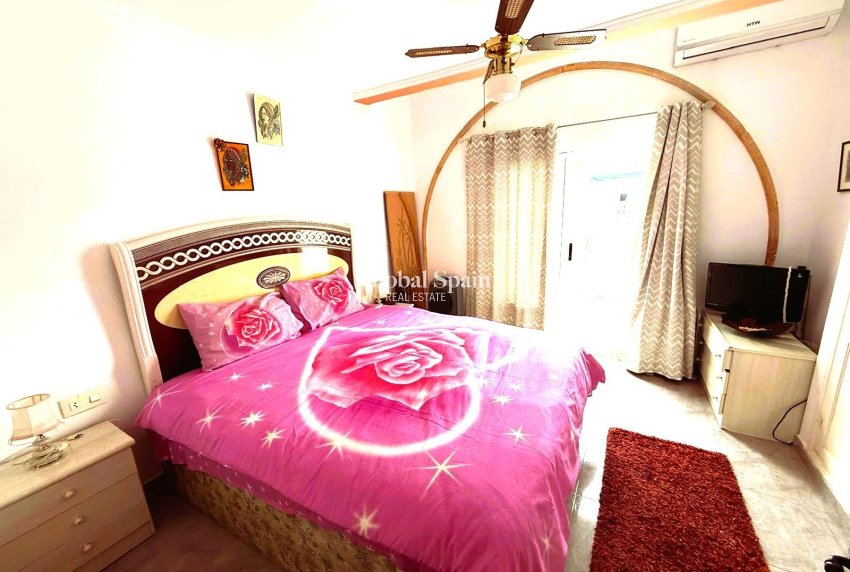 Resale - HOUSE -
TORREVIEJA - El Chaparral