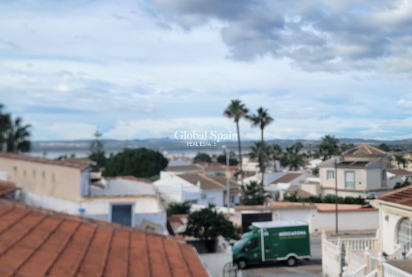 Resale - HOUSE -
TORREVIEJA - El Chaparral