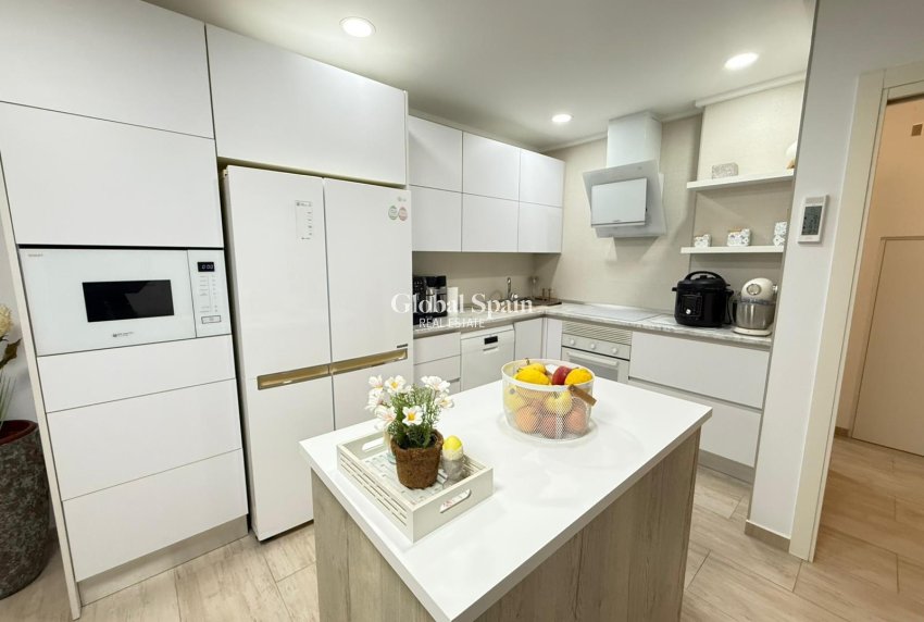 Resale - HOUSE -
TORREVIEJA - El Chaparral