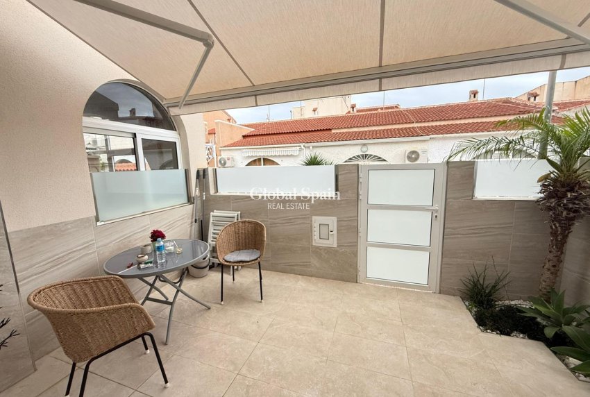 Resale - HOUSE -
TORREVIEJA - El Chaparral