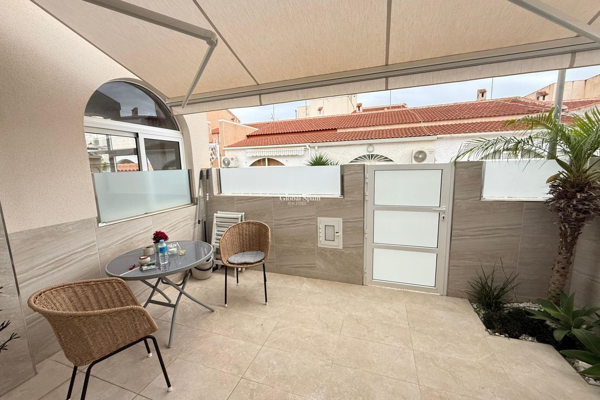 Resale - HOUSE -
TORREVIEJA - El Chaparral