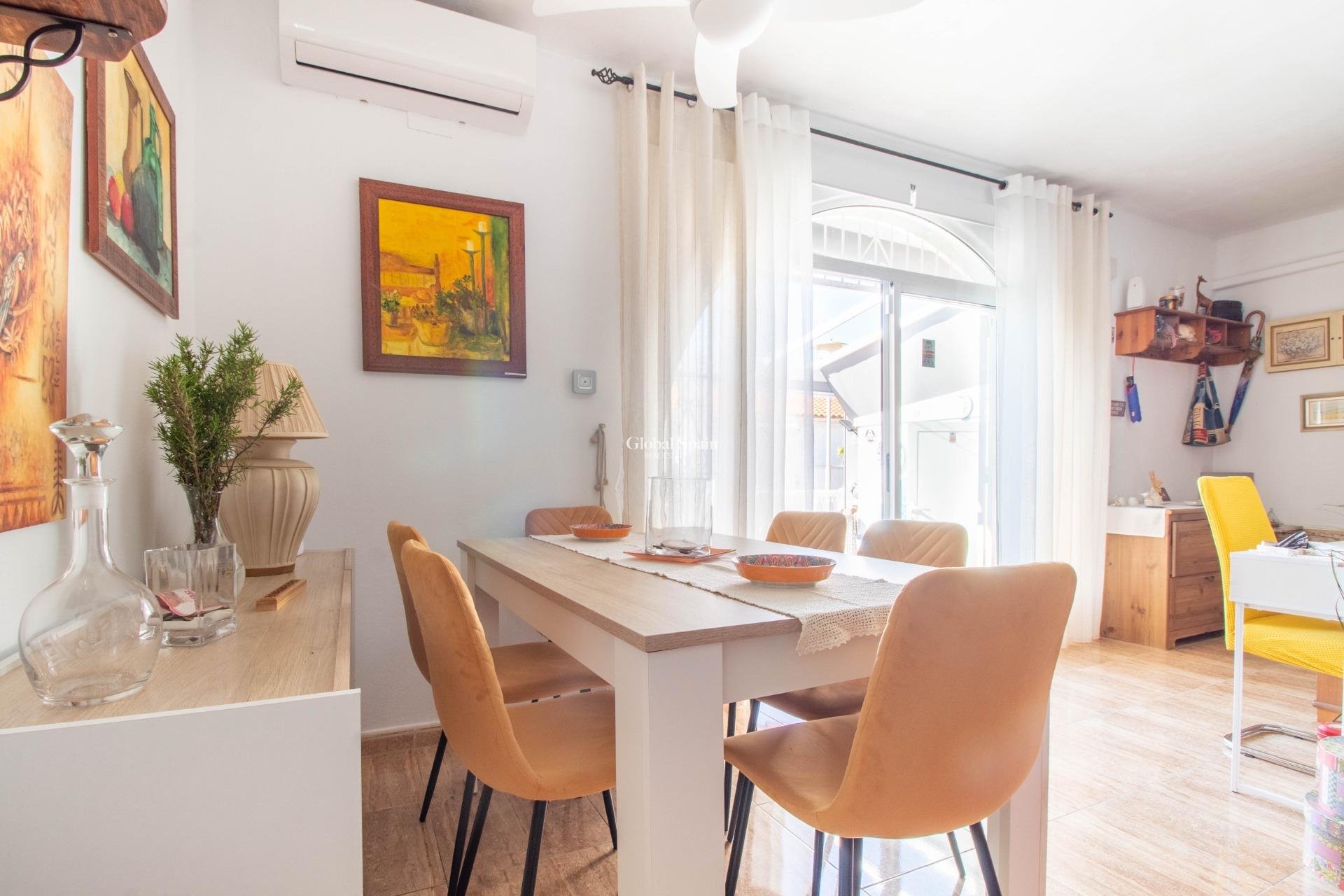 Resale - House -
TORREVIEJA - El chaparral