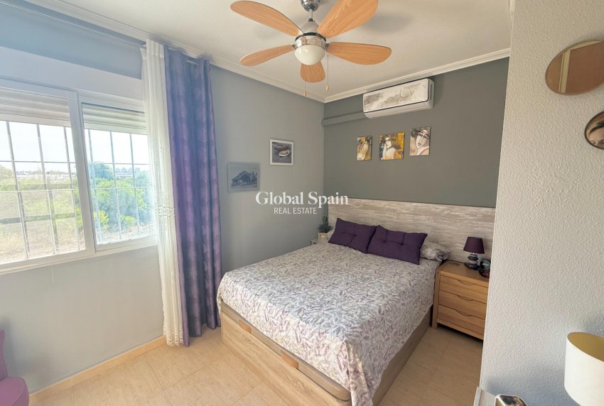 Resale - HOUSE -
TORREVIEJA - El limonar