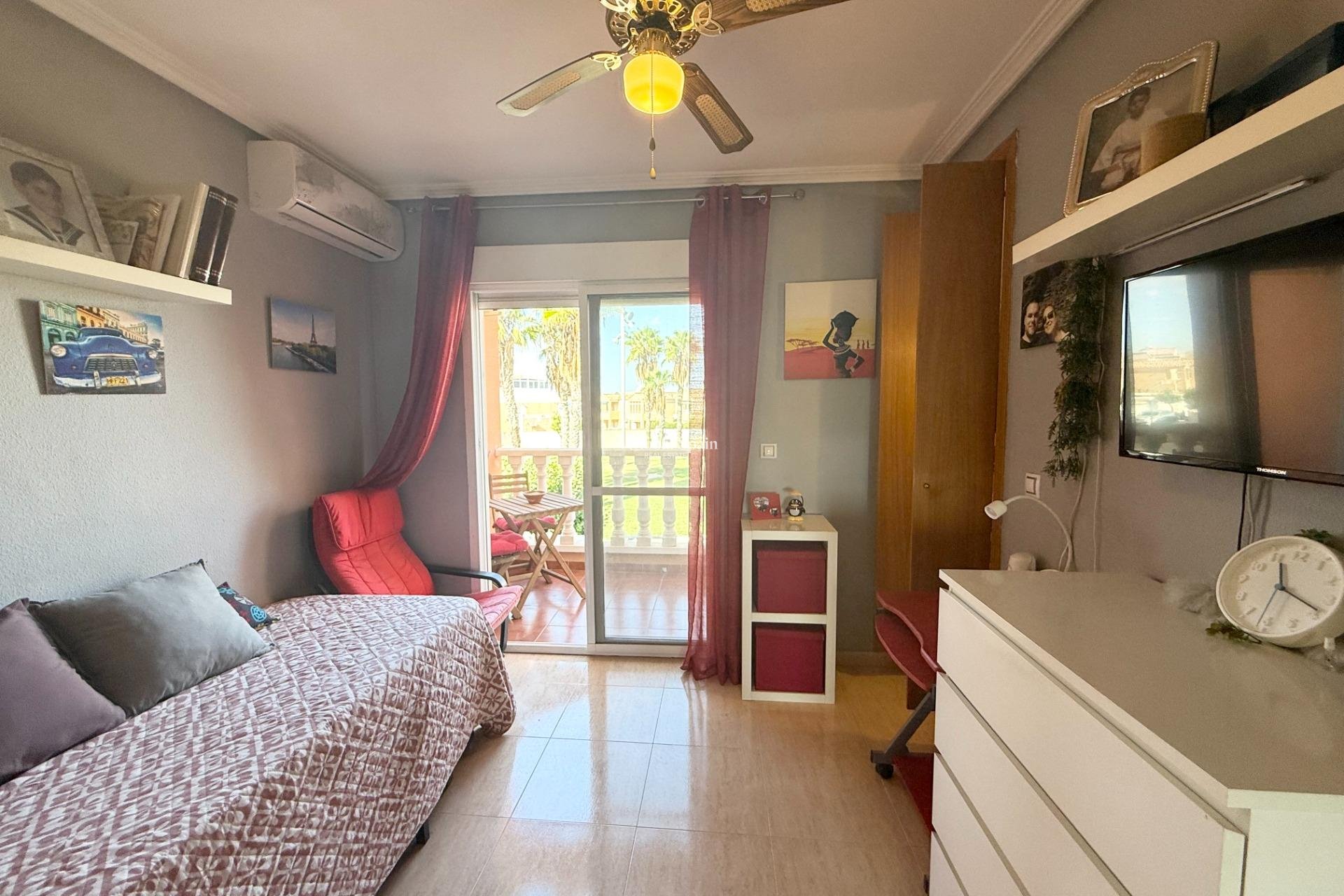 Resale - HOUSE -
TORREVIEJA - El limonar