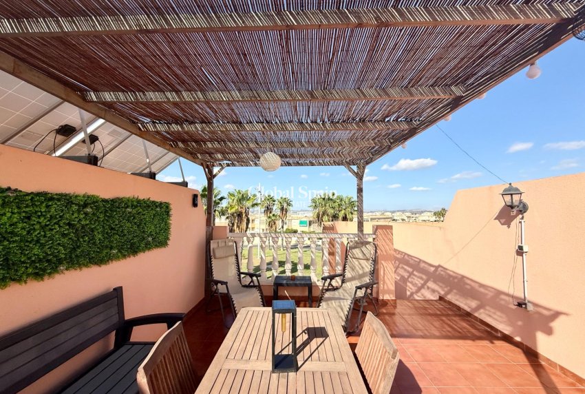 Resale - HOUSE -
TORREVIEJA - El limonar