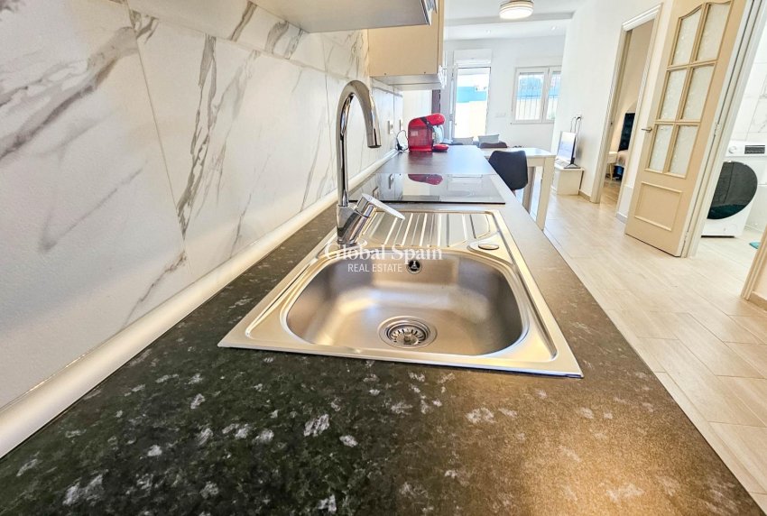 Resale - HOUSE -
TORREVIEJA - El limonar