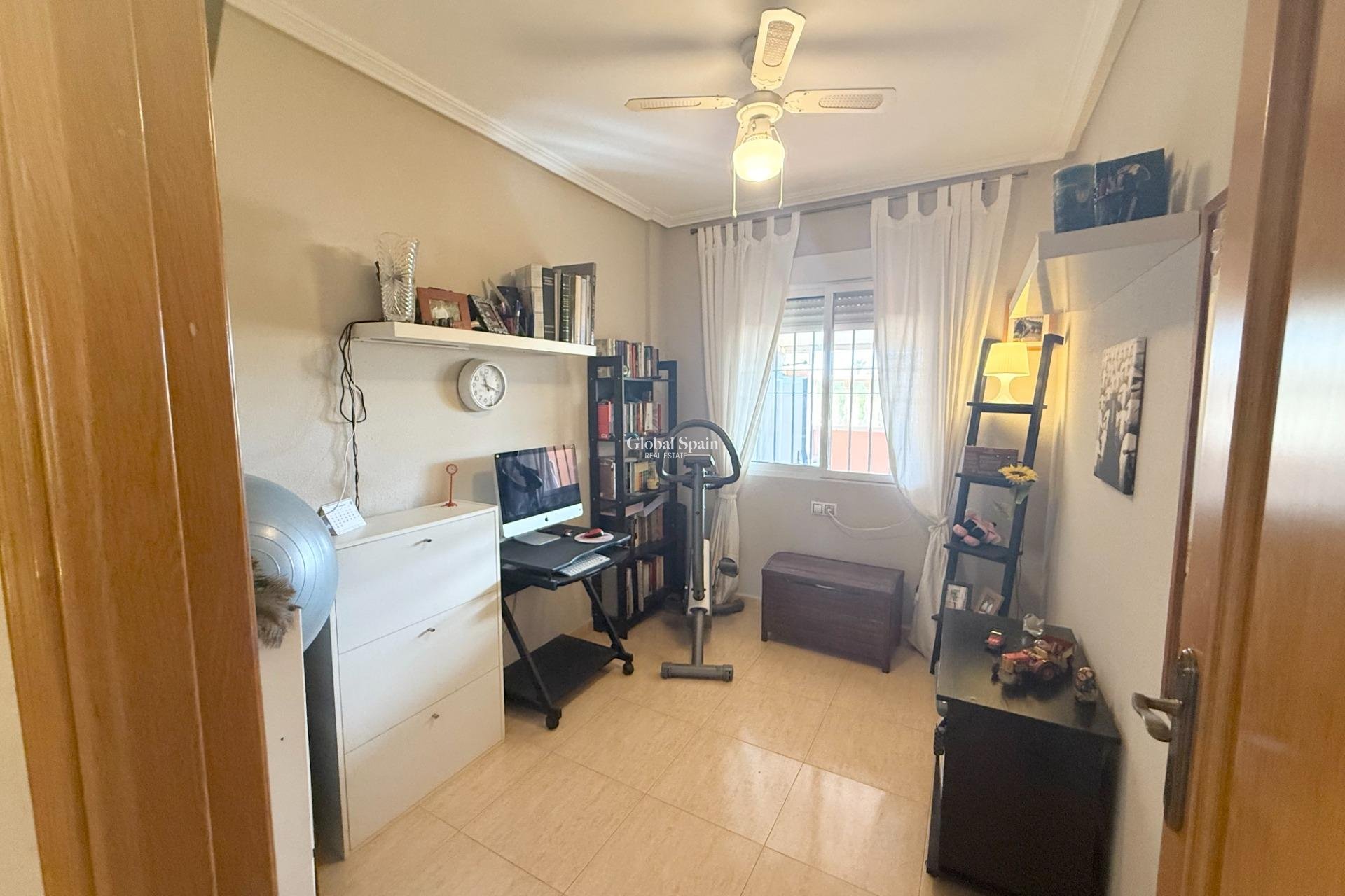 Resale - HOUSE -
TORREVIEJA - El limonar