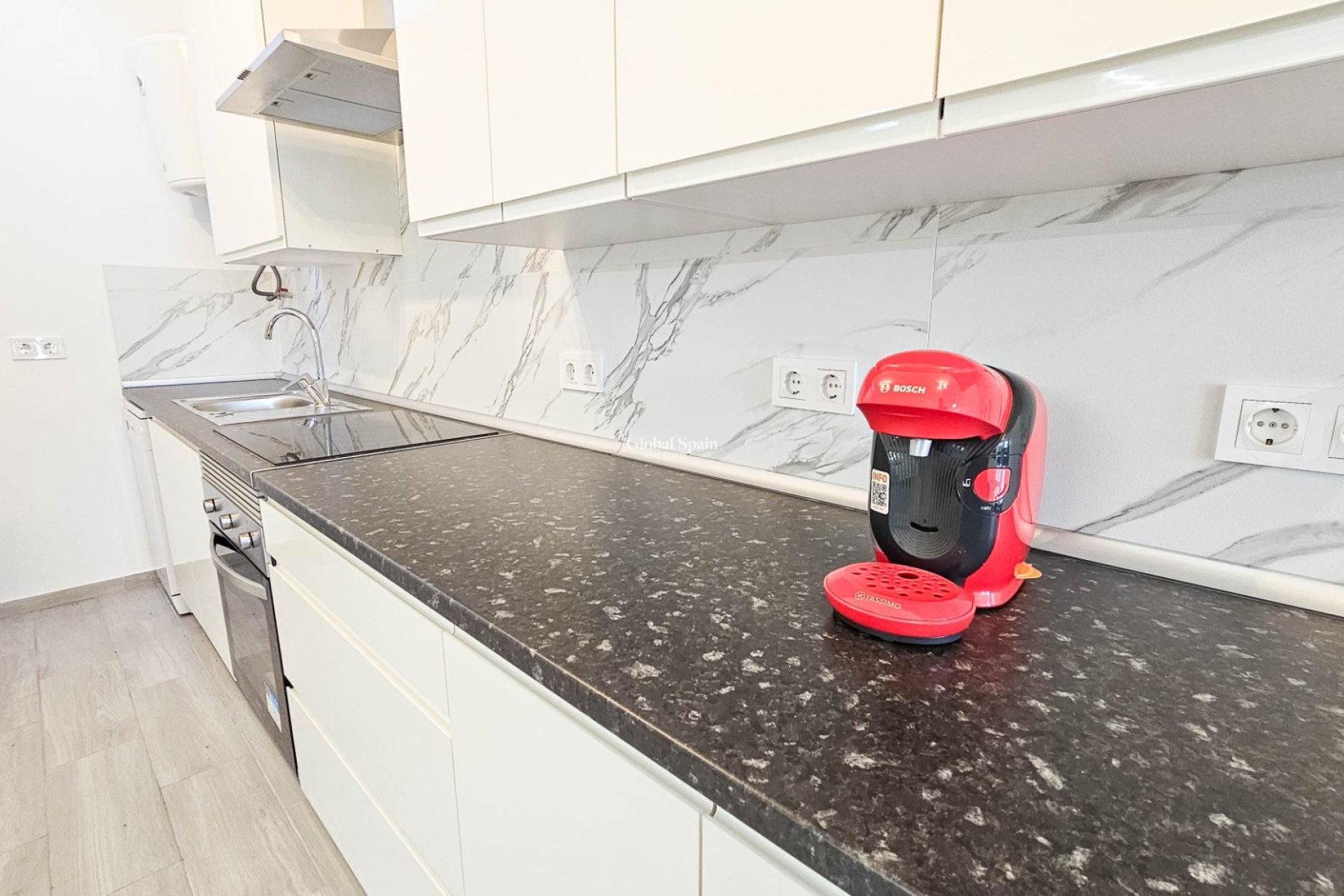 Resale - HOUSE -
TORREVIEJA - El limonar