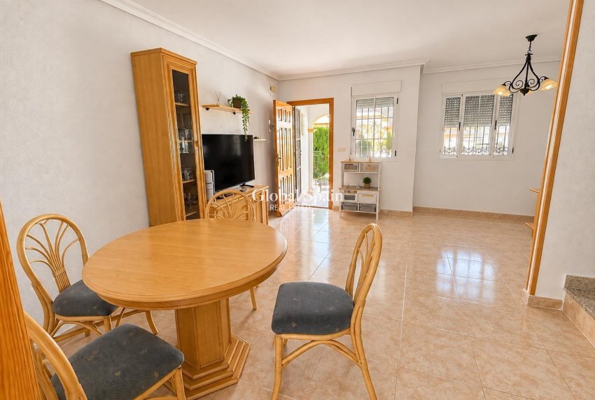Resale - HOUSE -
TORREVIEJA - El limonar