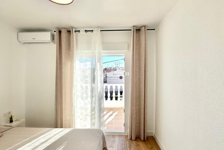 Resale - HOUSE -
TORREVIEJA - Estacion de autobuses