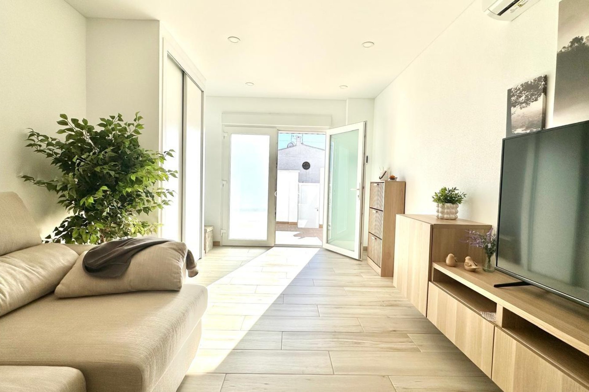 Resale - HOUSE -
TORREVIEJA - Estacion de autobuses