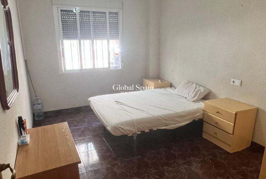 Resale - HOUSE -
TORREVIEJA - Estacion de autobuses