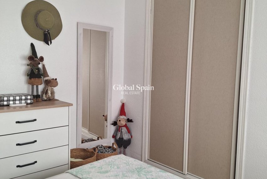 Resale - HOUSE -
TORREVIEJA - Habaneras