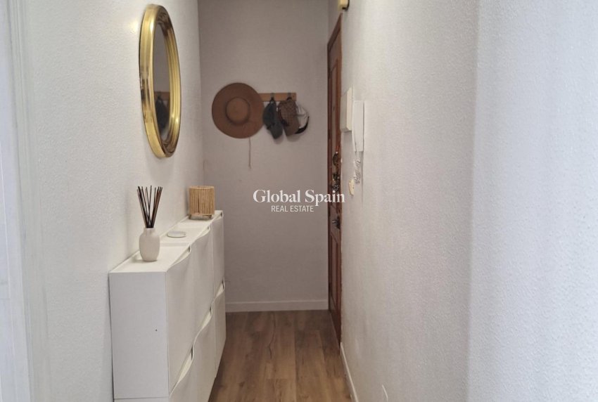 Resale - HOUSE -
TORREVIEJA - Habaneras