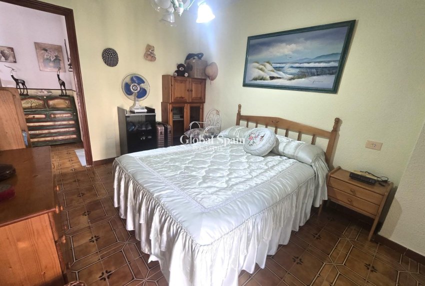 Resale - HOUSE -
TORREVIEJA - Habaneras