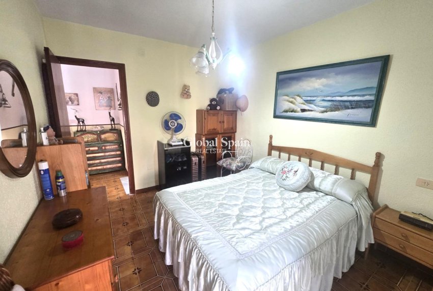 Resale - HOUSE -
TORREVIEJA - Habaneras