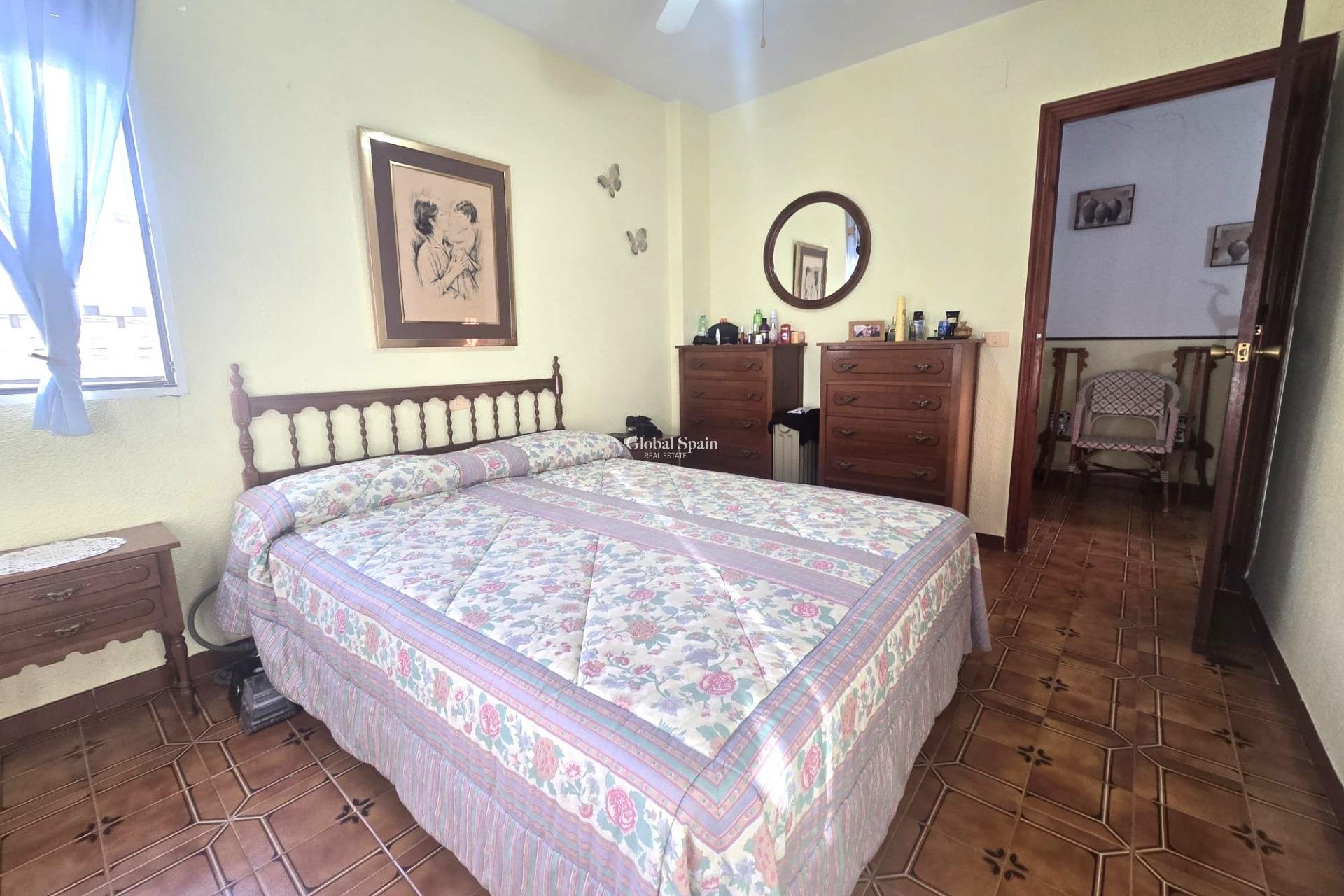 Resale - HOUSE -
TORREVIEJA - Habaneras