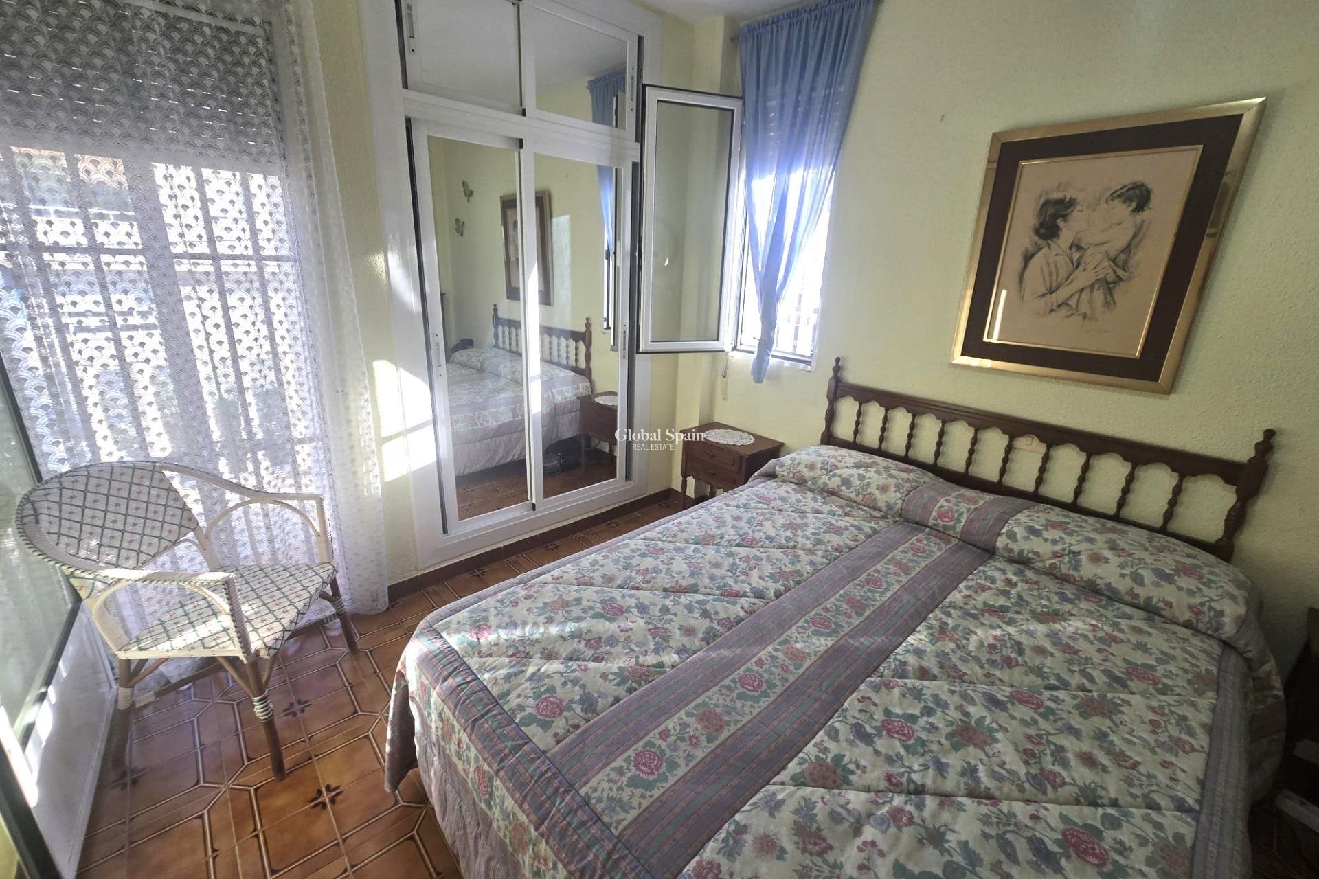 Resale - HOUSE -
TORREVIEJA - Habaneras