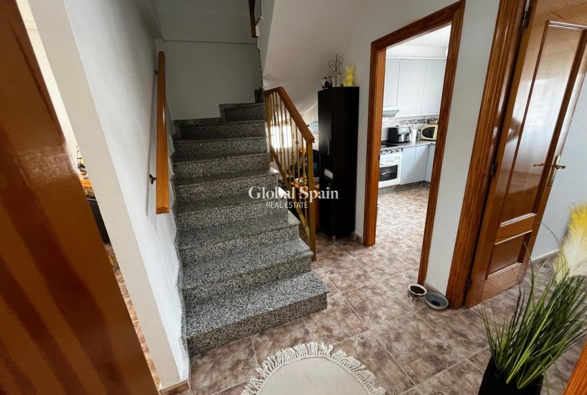 Resale - HOUSE -
TORREVIEJA - La Florida