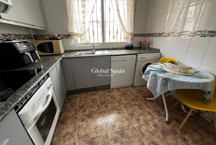 Resale - HOUSE -
TORREVIEJA - La Florida