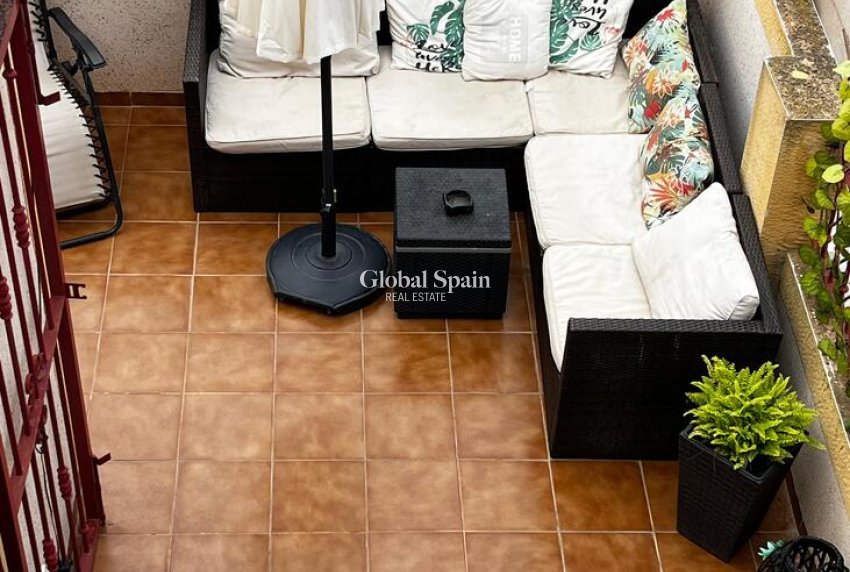 Resale - HOUSE -
TORREVIEJA - La Florida