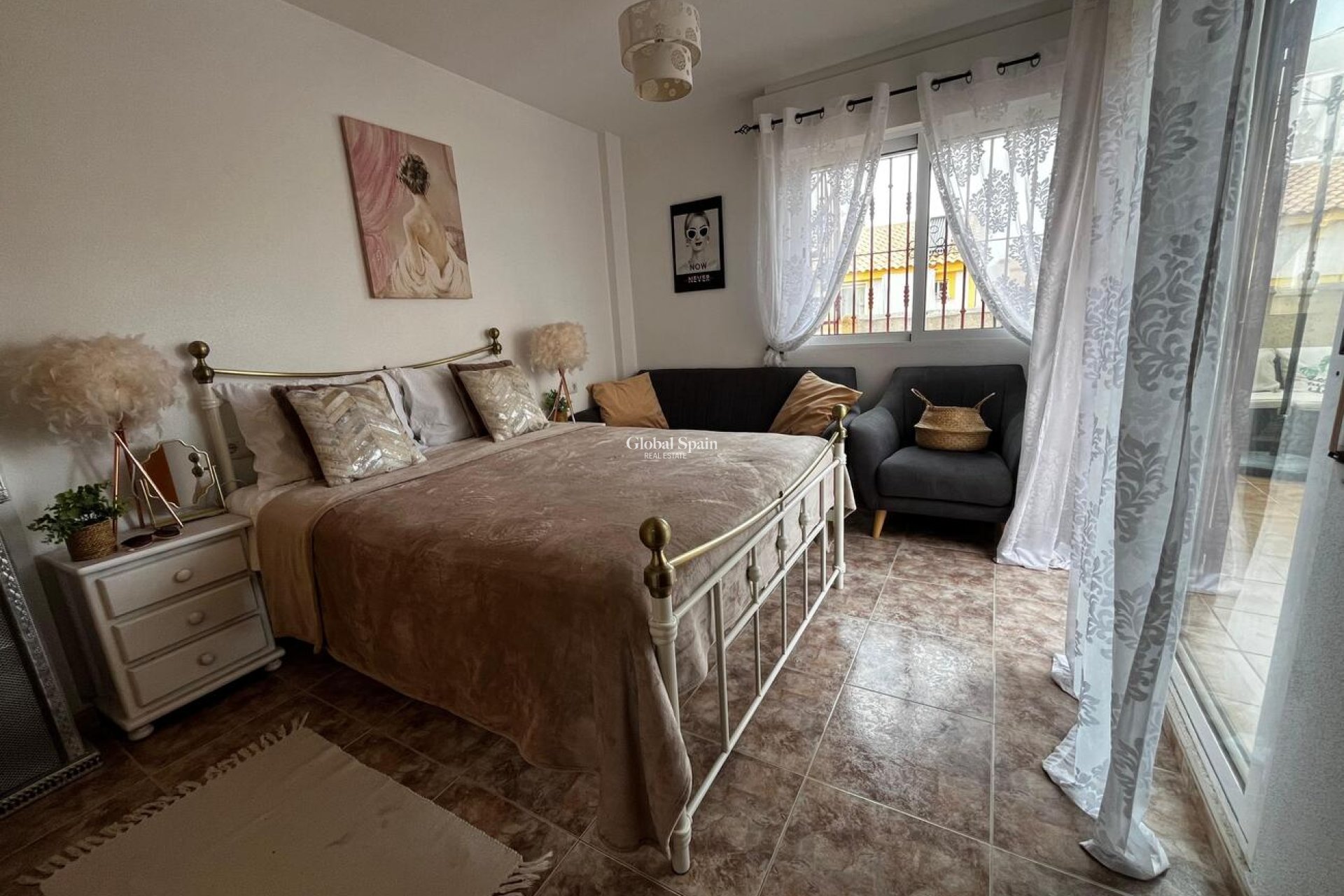 Resale - HOUSE -
TORREVIEJA - La Florida