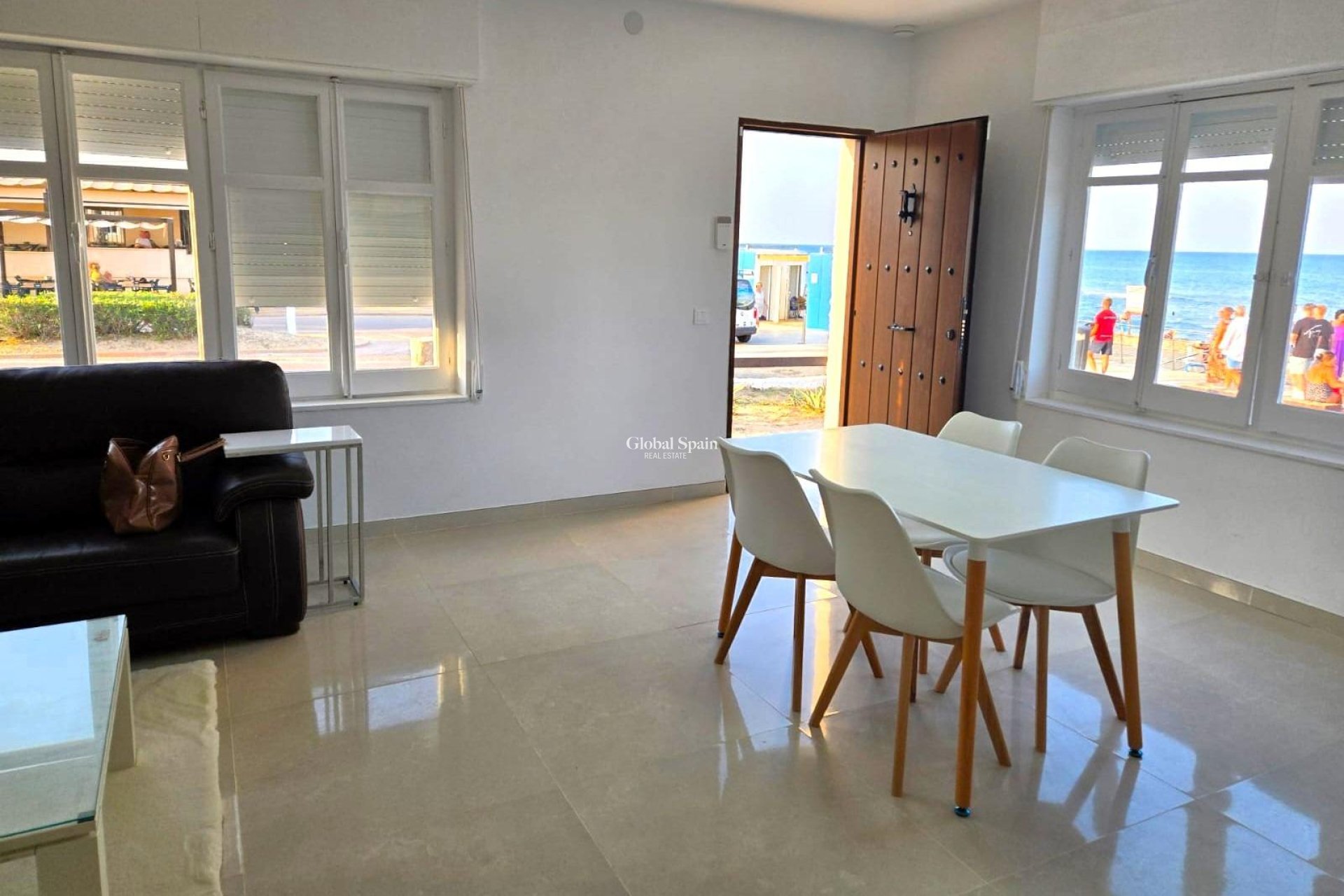 Resale - HOUSE -
TORREVIEJA - La Mata