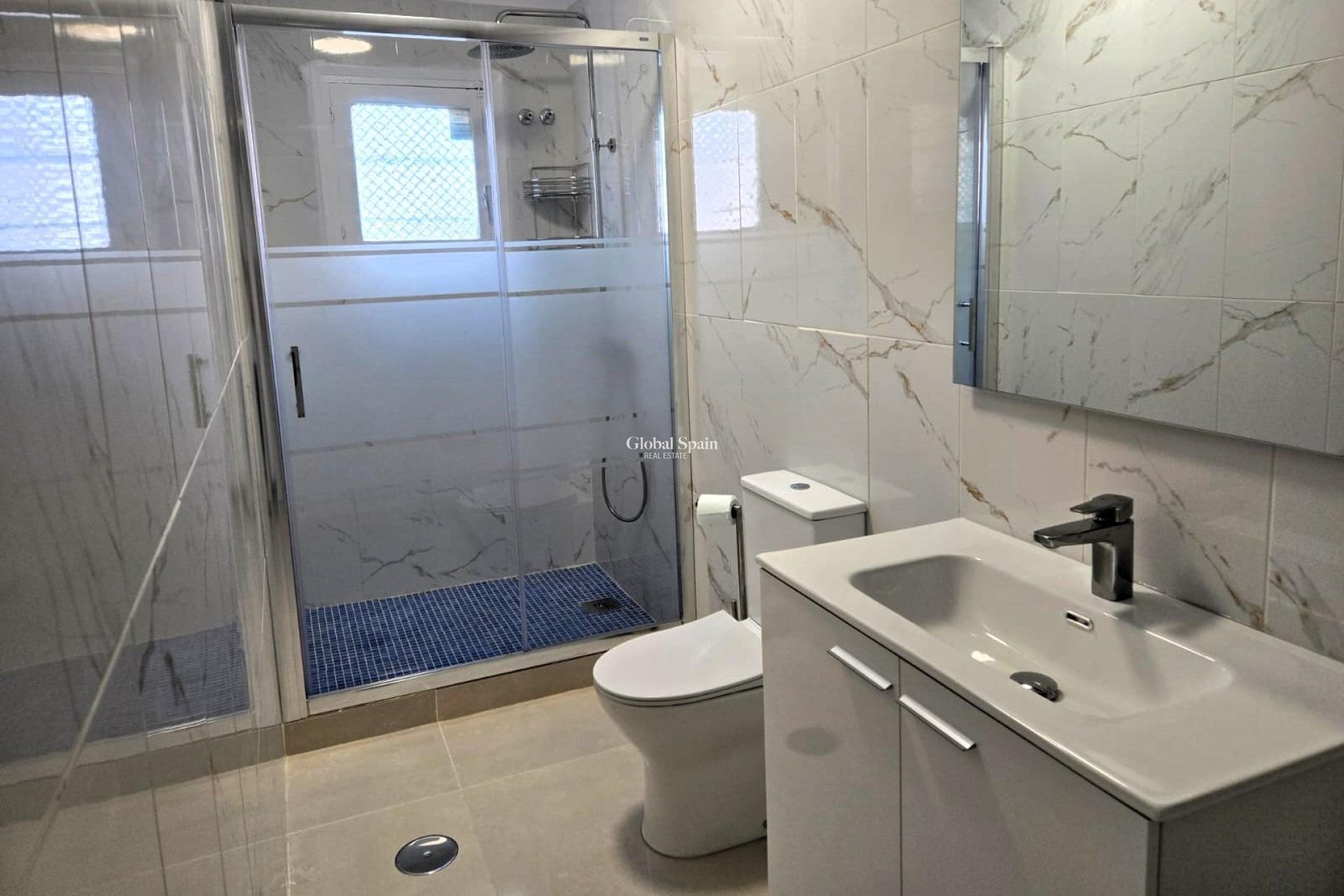 Resale - HOUSE -
TORREVIEJA - La Mata