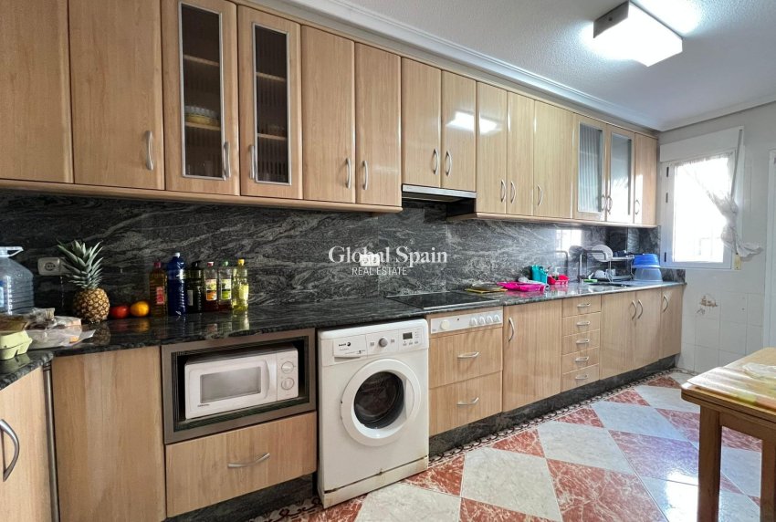 Resale - HOUSE -
TORREVIEJA - La Mata