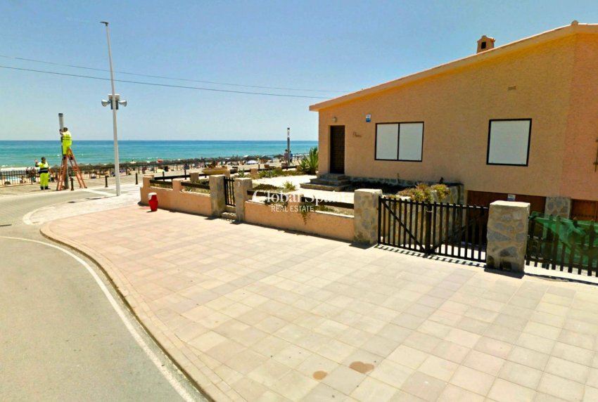 Resale - HOUSE -
TORREVIEJA - La Mata