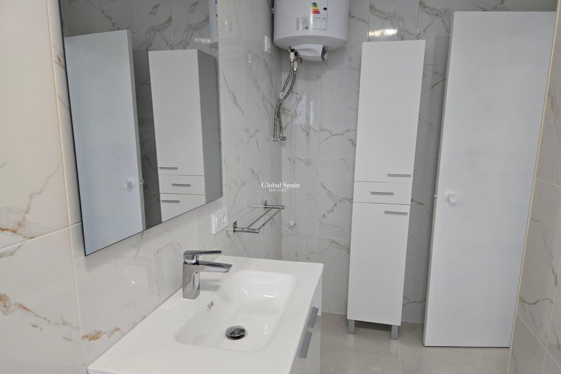 Resale - HOUSE -
TORREVIEJA - La Mata